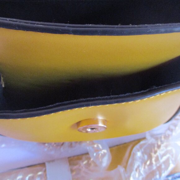 Crossbody Bag 3D Floral Pattern Faux Leather Mustard - Picture 7 of 9